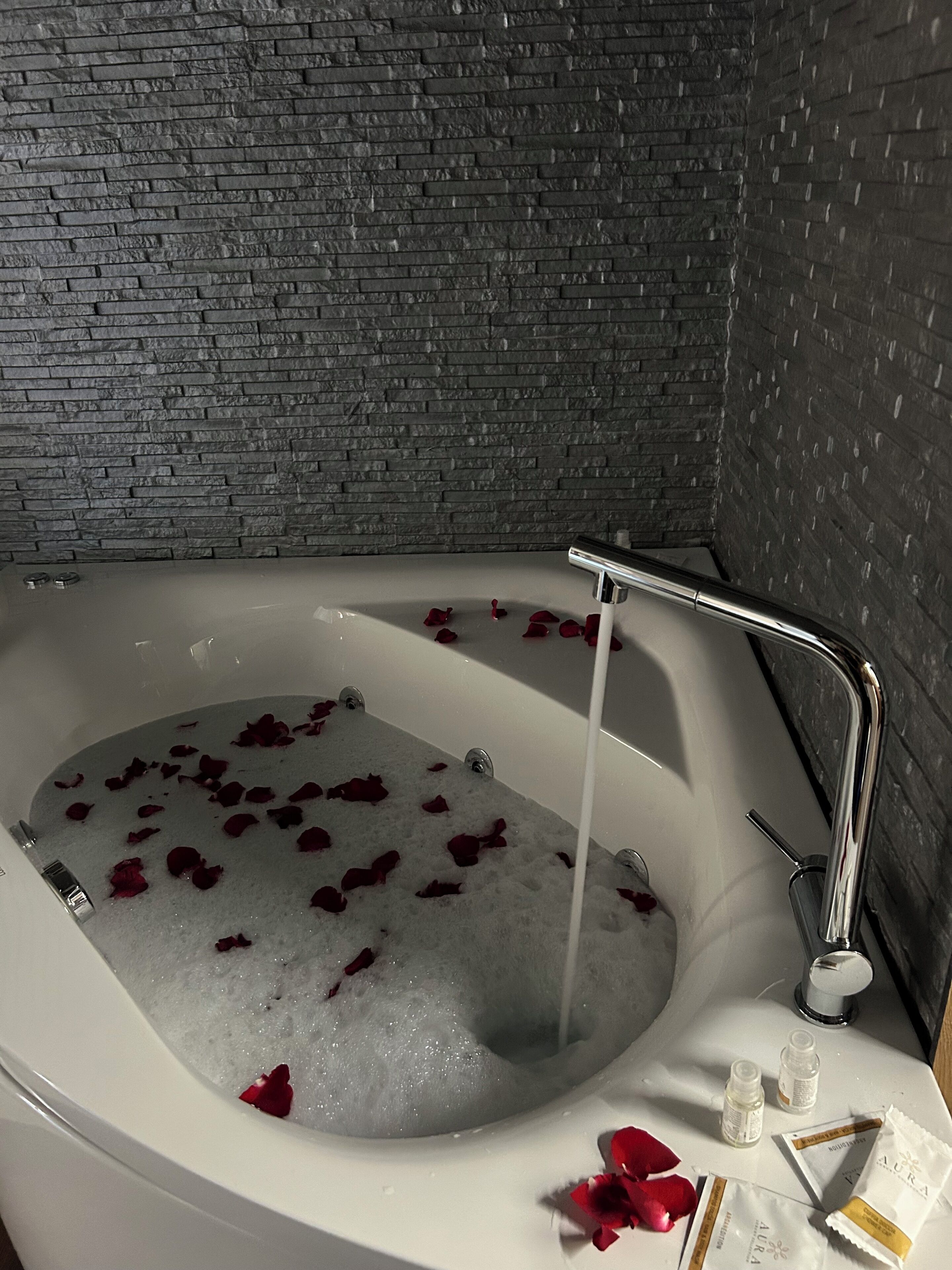 Kamar Mewah, balkon, pemandangan kota | Brankas, meja kerja, tirai kedap cahaya, dan kedap suara