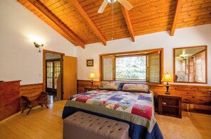 3 bedrooms, desk, iron/ironing board, travel crib