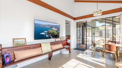 Seaview Lane Hideaway ~ Captivating coastal escape by the sea