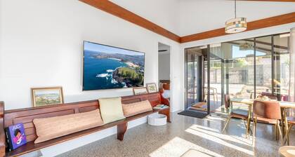 Seaview Lane Hideaway ~ Captivating coastal escape by the sea