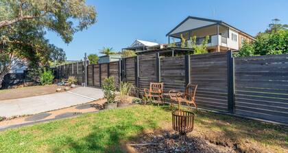 Seaview Lane Hideaway ~ Captivating coastal escape by the sea