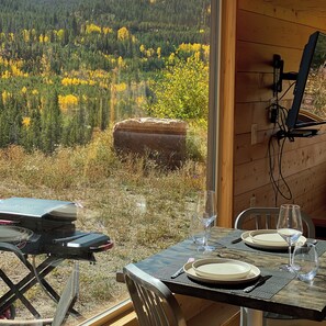 Dining - Scenic Cozy Solar-Powered Tiny Home High in the Rockies Near Vail Ski Resort (Red Cliff)