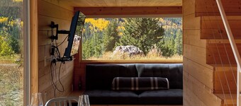 Scenic Cozy Solar-Powered Tiny Home High in the Rockies Near Vail Ski Resort
