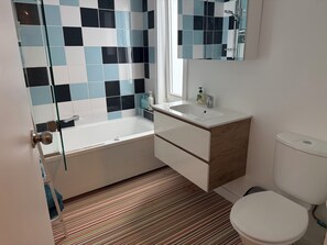 Miljøvennlige toalettsaker, håndklær, såpe og sjampo