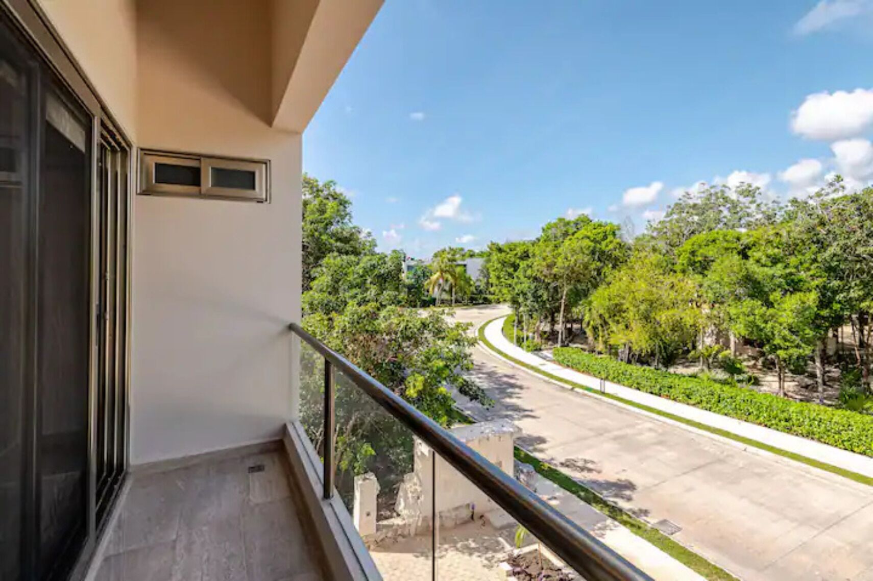 Departamento de lujo, 2 habitaciones, balcón, vista al jardín | Balcón