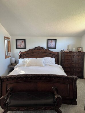 3 bedrooms, desk, iron/ironing board, WiFi