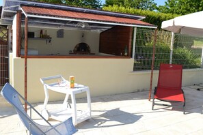 Terrace/patio - Le Refuge de Jules - MESVRES (MESVRES)