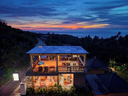 Kelingking Garden Villa