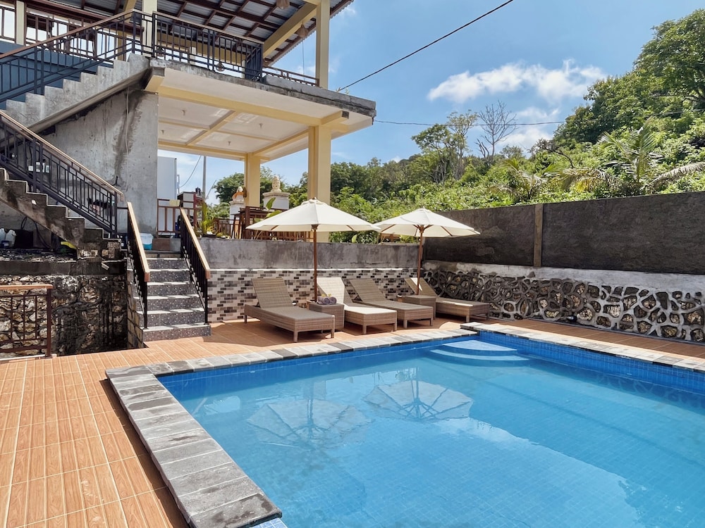 Kelingking Garden Villa