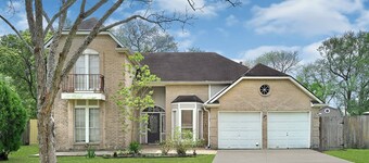 Quiet 4BR Near Nasa & Kemah, King Bed, Bbq, Patio