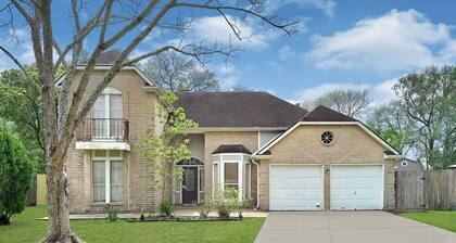 Quiet 4BR Near Nasa & Kemah, King Bed, Bbq, Patio