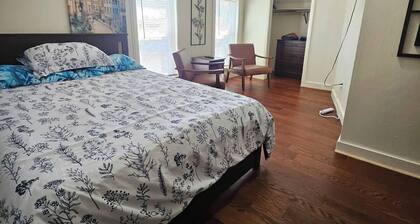 Nice apartment near Whole Foods, Brown University, Miriam Hospital, Downtown