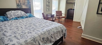 Nice apartment near Whole Foods, Brown University, Miriam Hospital, Downtown