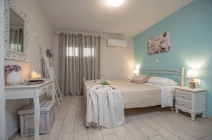 2 dormitoris, escriptori i planxa i posts de planxar 