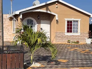 Exterior - Charming 2-bedroom apartment with WiFi, AC in tranquil Greater Portmore (Greater Portmore,)