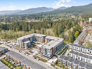 Apartment | 1 bedroom - Modern North Shore Nest w Balcony (District of North Vancouver)