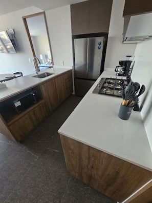 Fridge, microwave, oven, stovetop