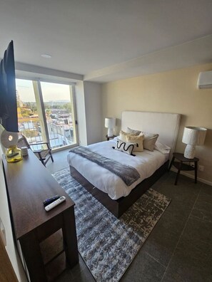 2 quartos, ferros/tábuas de passar roupa, Wi-Fi, roupa de cama