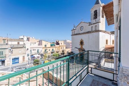 施設の敷地. Holiday Home 'Al Castello' with Private Terrace, Wi-Fi and Air Conditioning