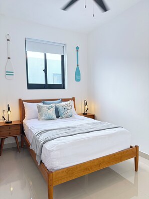 3 bedrooms, iron/ironing board, WiFi, bed sheets