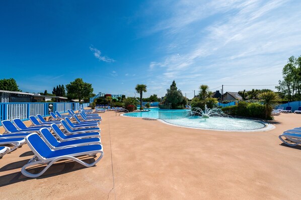 Piscina coperta, una piscina riscaldata
