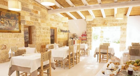Dining. Room 'Masseria Scafazzi - Sandra - 2' with Private Terrace, Wi-Fi and Air Conditioning