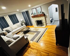 Smart-TV, peis, videospill og stereoanlegg