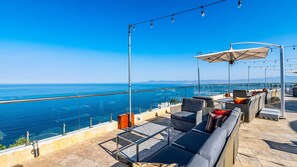 Beach nearby, sun loungers, beach umbrellas, beach towels