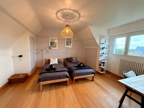 2 makuuhuonetta, silitysrauta/-lauta, ilmainen Wi-Fi, vuodevaatteet