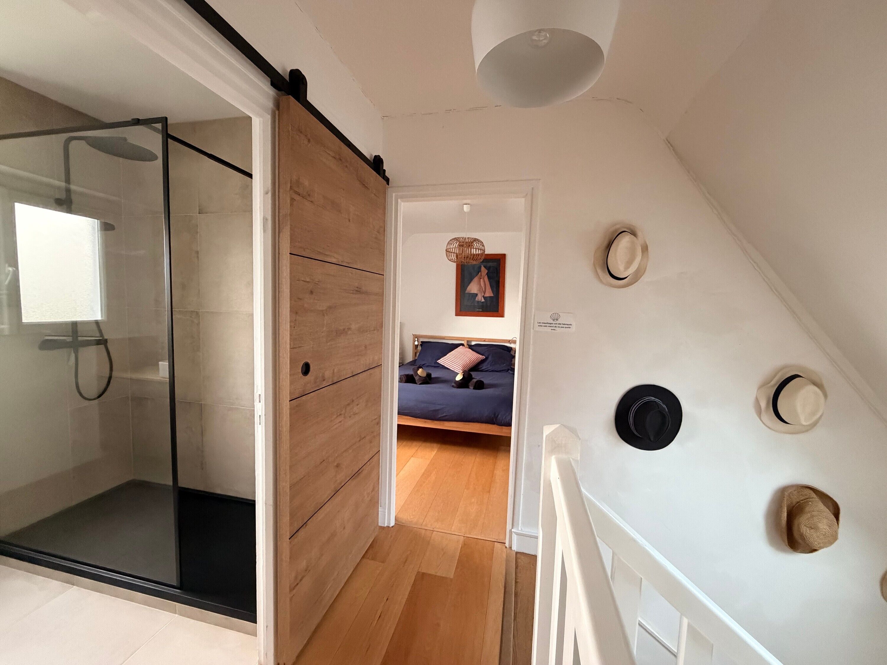 2 chambres, fer et planche à repasser, Wi-Fi gratuit, draps fournis