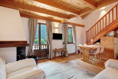 Appartement 'Caterina La Thuile' avec vue sur les montagnes, jardin partagé et Wi-Fi