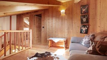 Télévision, cheminée