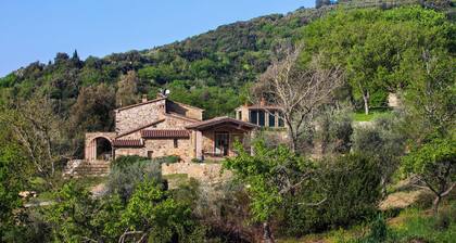 Holiday Home 'Il Quercione' with Private Terrace, Wi-Fi and Air Conditioning