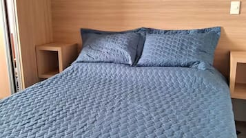 3 quartos, ferros/tábuas de passar roupa, Wi-Fi, roupa de cama