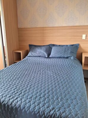 3 slaapkamers, een strijkplank/strijkijzer, wifi, beddengoed