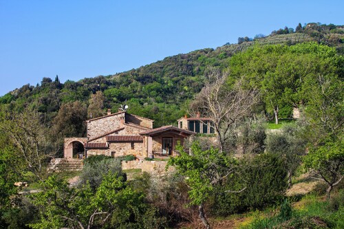 Holiday Home 'La Carraia' with Private Terrace, Wi-Fi and Air Conditioning