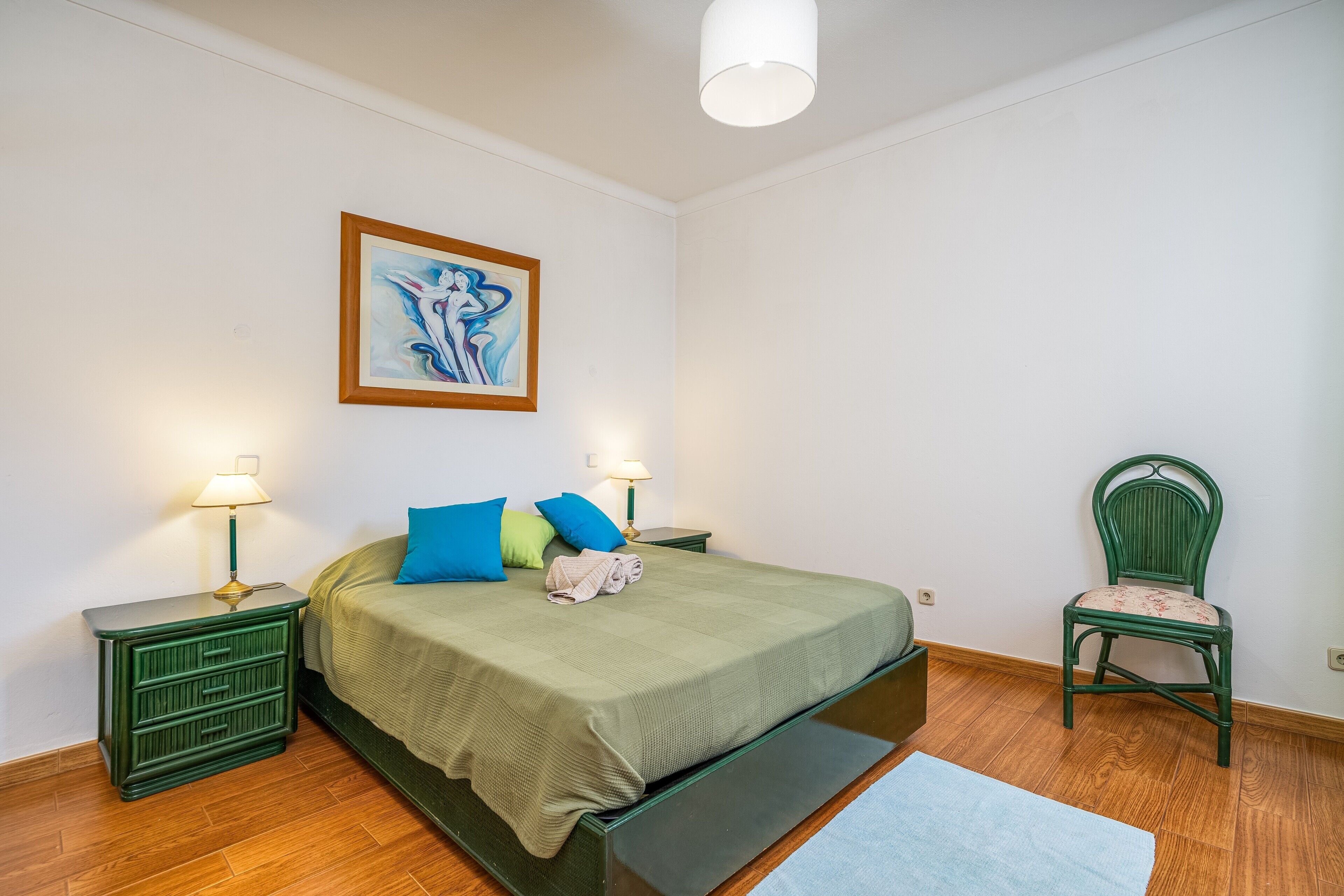 3 chambres, fer et planche à repasser, accès au Wi-Fi (inclus)