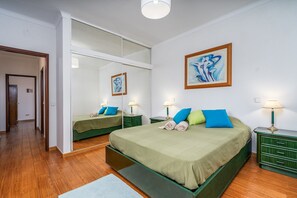 3 bedrooms, iron/ironing board, free WiFi, bed sheets