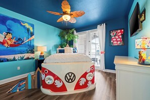 5 slaapkamers, een strijkplank/strijkijzer, reisbedje, gratis wifi
