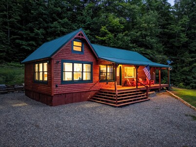 Huck’s Hideaway – Cozy Mountain Cabin Near Saddleback & Rangeley Lakes