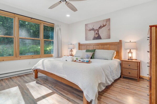 3 bedrooms, desk, free WiFi, bed sheets