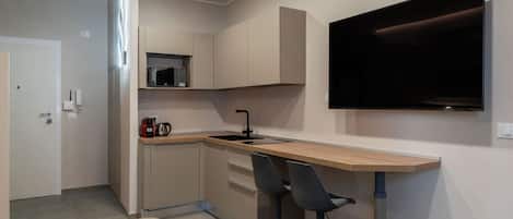 1 bedroom, desk, iron/ironing board, WiFi