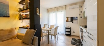 GuestHost - Cozy Flat 700mt from the Sea + Parking