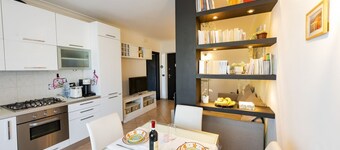 GuestHost - Cozy Flat 700mt from the Sea + Parking