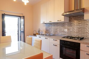 Fridge, oven, stovetop