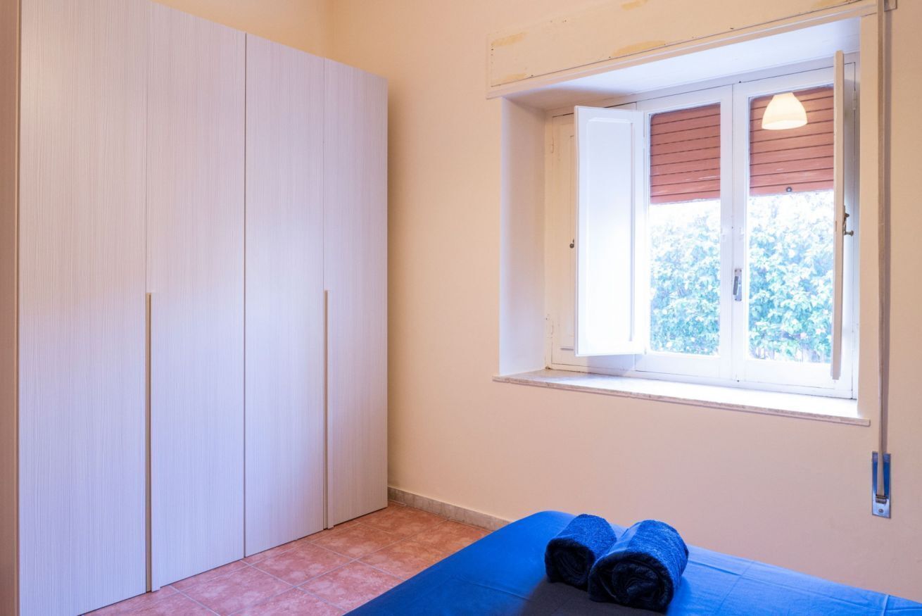 3 makuuhuonetta, silitysrauta/-lauta, vauvan matkasänky, Wi-Fi