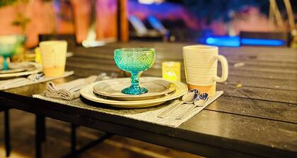 Tropical Mid-Century Modern B&B in Merida's Centro, Azul