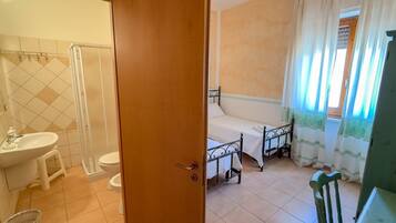 1 chambre, bureau, Wi-Fi gratuit, draps fournis