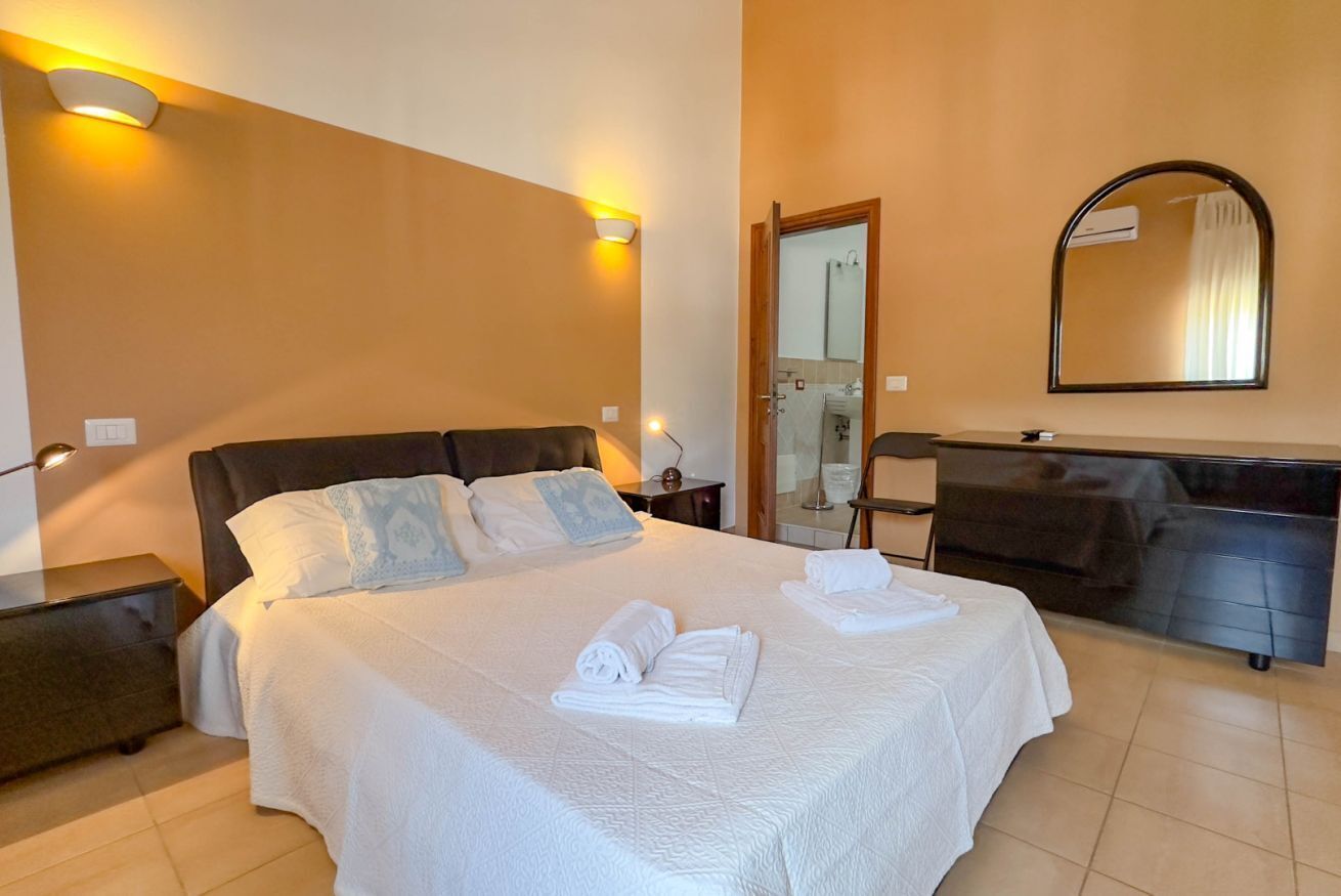 1 slaapkamer, een bureau, gratis wifi, beddengoed