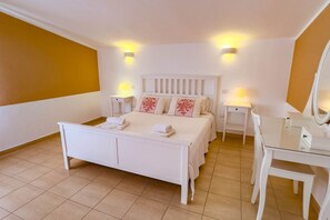 1 chambre, bureau, Wi-Fi gratuit, draps fournis